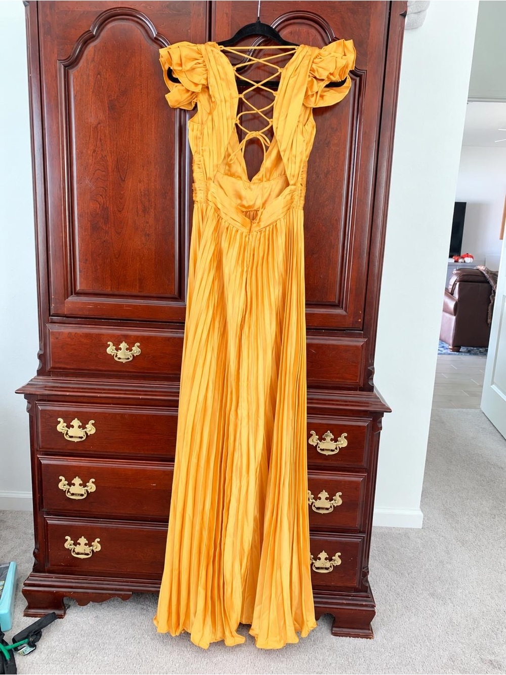 STYLEWE Golden Yellow Pleated Maxi Dress with Lace-Up Back